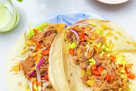 Pulled pork i tortilla med barbequesauce
