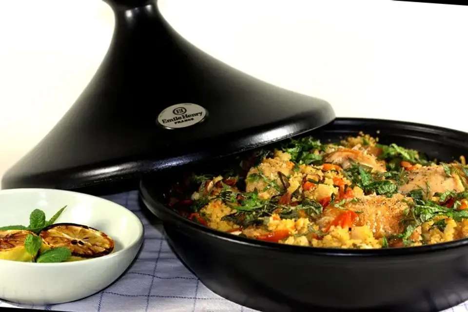Tagine med kylling, couscous og mynte — Skagenfoods eget foto