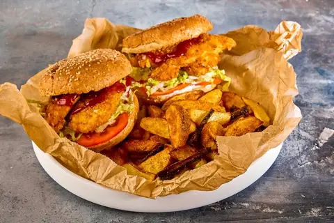 Team DK Kajakroerens kyllingeburger med sprøde kartofler og rodfrugter