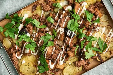 Moussakafad med oksefarsragout og aubergine