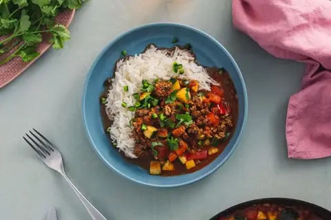 Mexicansk gryde med hakket gris, squash og jalapeno