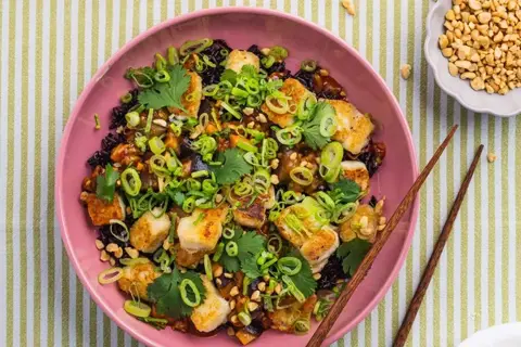 Ristet tofu med gochujang auberginer og sorte ris