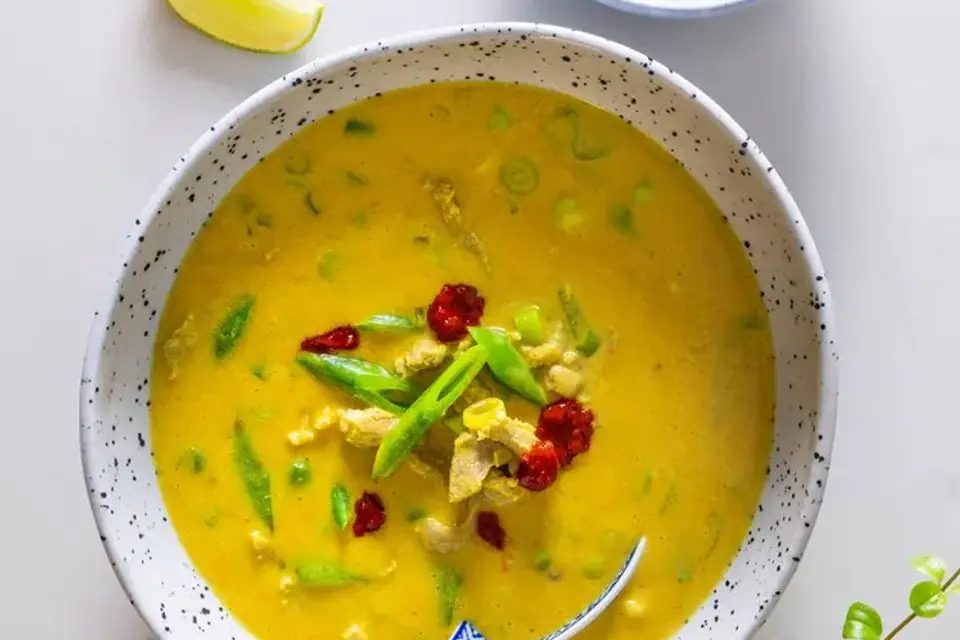 Wokstrimler i kokos-limesuppe med sorte ris — RetNemts eget foto