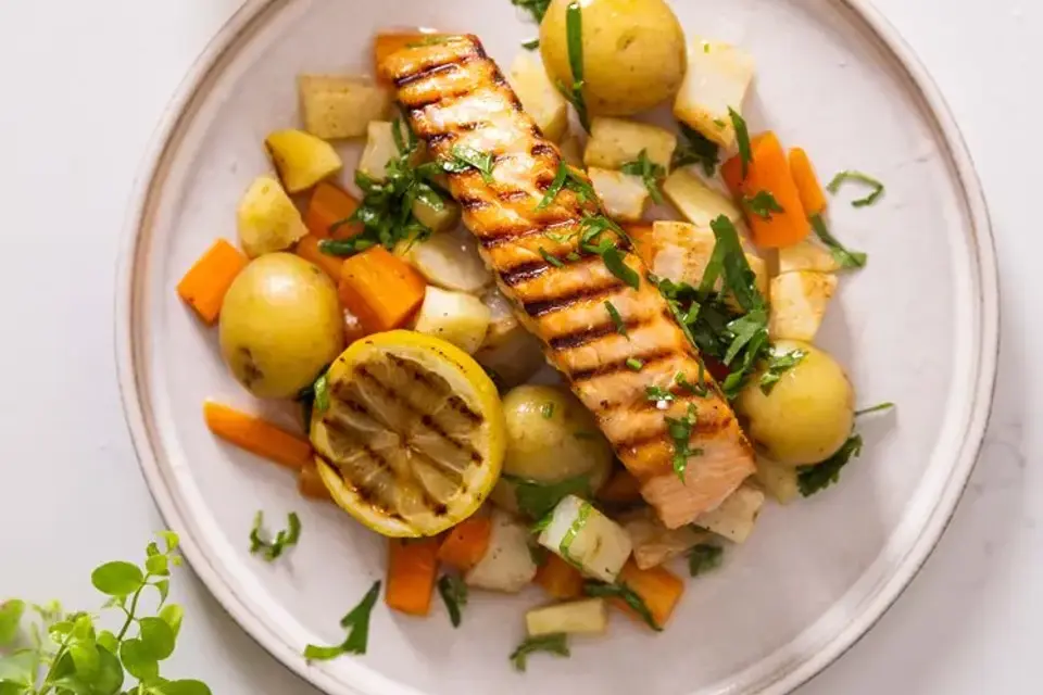 Stegt laks med citronglaserede rodfrugter — RetNemts eget foto