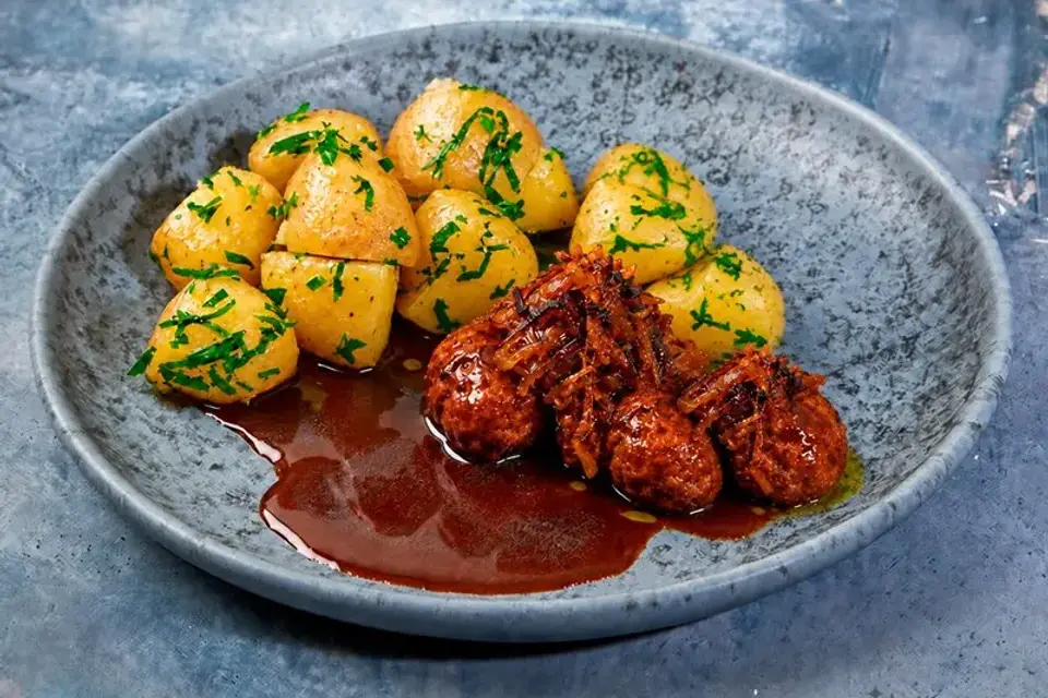 HEAT: Mini hakkebøffer a la dansk bøf med bløde løg — Skagenfoods eget foto