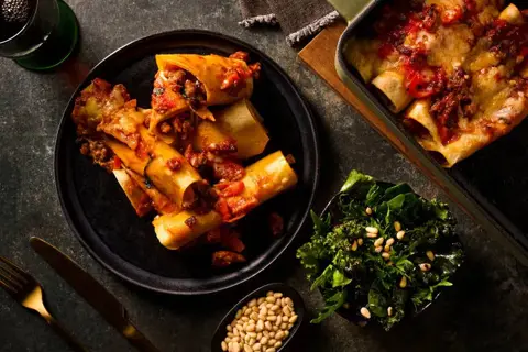 Oksekøds- og baconfyldte cannelloni