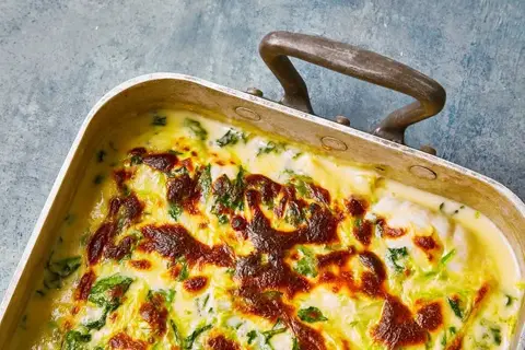 Gratineret rødspætte a la Florentine med spinat & kartofler
