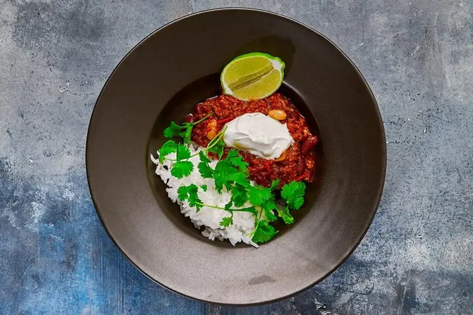HEAT: Chili con carne med lime, yoghurt og gulerodssalat — Skagenfoods eget foto