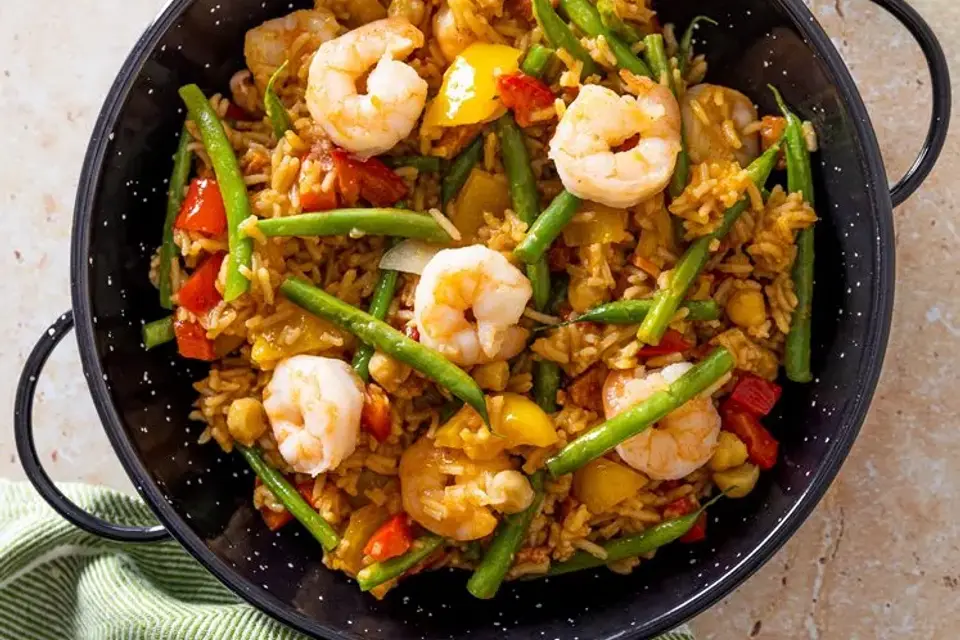 Paella med rejer og chorizo — RetNemts eget foto