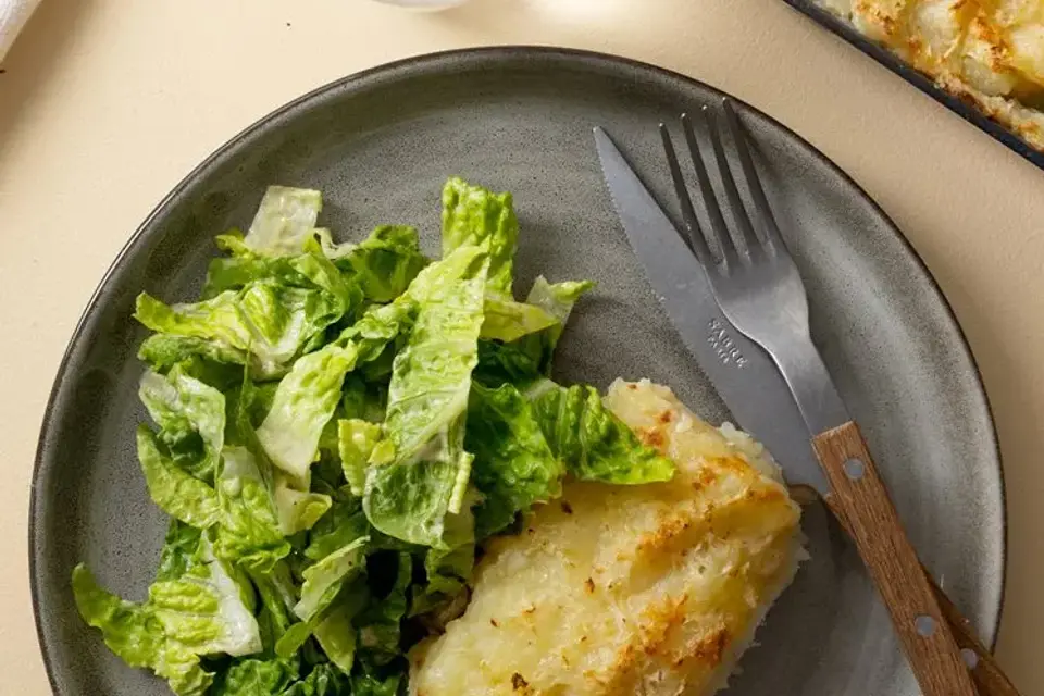 Brandade af hvid fisk med grøn salat og sennepsvinaigrette — RetNemts eget foto