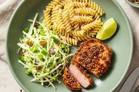 Glutenfri pasta og mexi-kotelet med chilirub og mexislaw