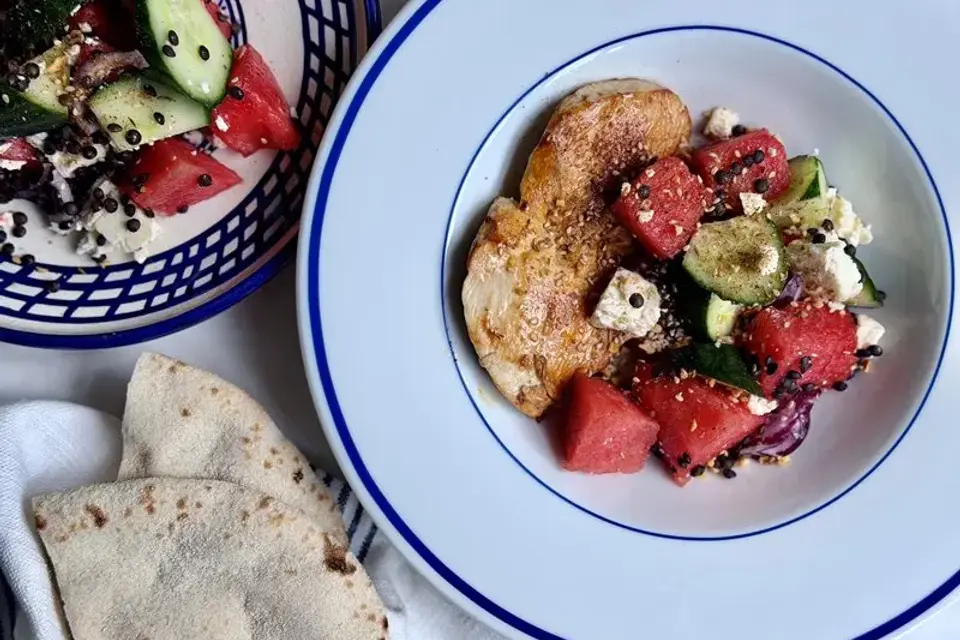Stegt kyllingebryst med melonsalat — Skagenfoods eget foto
