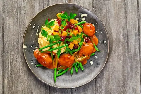 Team DK heat: Svenske Köttbullar med kartoffelmos, flødesauce, grønne bønner og appel...