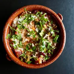 Chili con carne med creme frisk og koriander