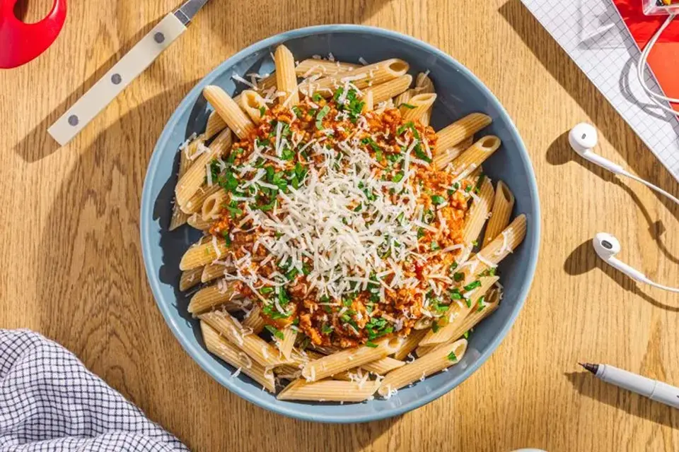 Quick bolognese med fuldkornspasta og persille — RetNemts eget foto