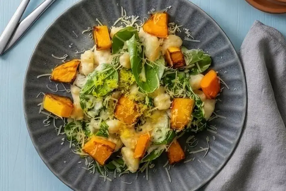 Gnocchi i cremet spinat med ovnbagt græskar — RetNemts eget foto