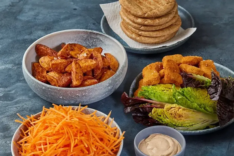 Pita med fish nuggets, chipotlesauce og sprød gnavegrønt — Skagenfoods eget foto