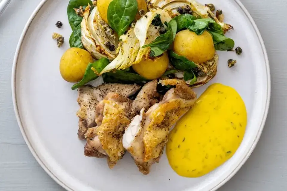 Kyllingefad med limegratineret fennikel og bearnaise — RetNemts eget foto