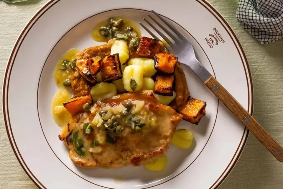 Piccata di maiale con gnocchi, zucca in due modi e salvia — RetNemts eget foto