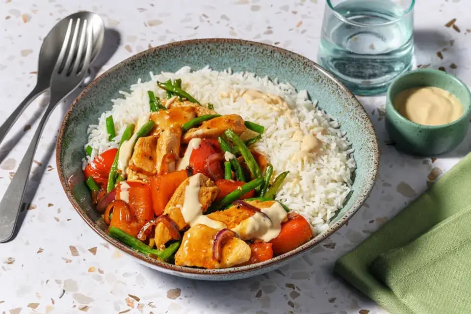 Asiatisk kyllingebowl — HelloFreshs eget foto