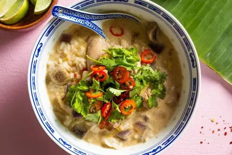 Tom Kha Gai - Cremet kokossuppe med kylling