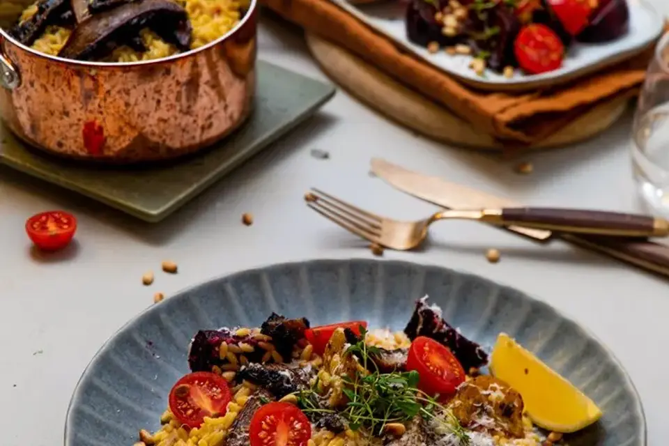 Risoni med timianstegt markchampignon, ovnbagte beder og revet ost — RetNemts eget foto