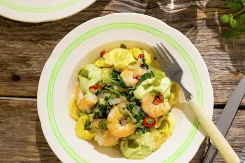 Chili-hvidløgsstegt rejer med ravioli