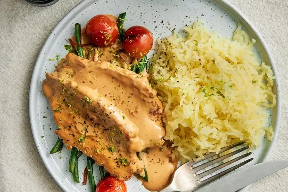Kotelet med limesauce, stegte grønne bønner og presset kartoffel — RetNemts eget foto