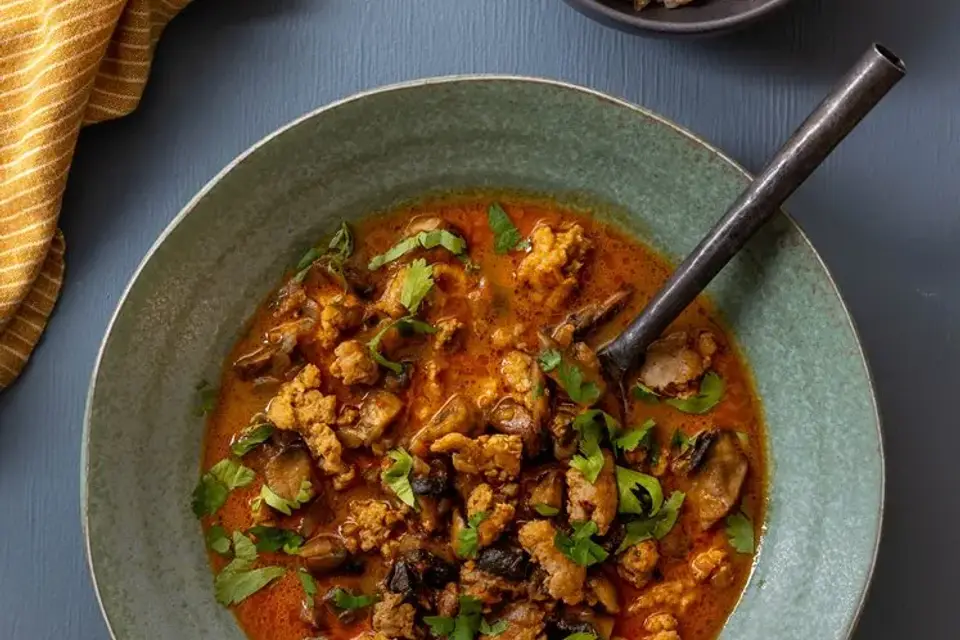 Svampesuppe med karry, kylling og hvedekerner — RetNemts eget foto