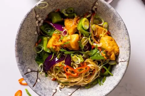 Nudelwok Manchurian med kylling
