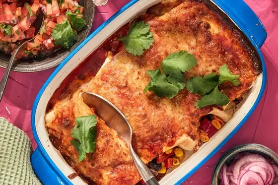 Kidney bean enchiladas med guacamole og picco de gallo