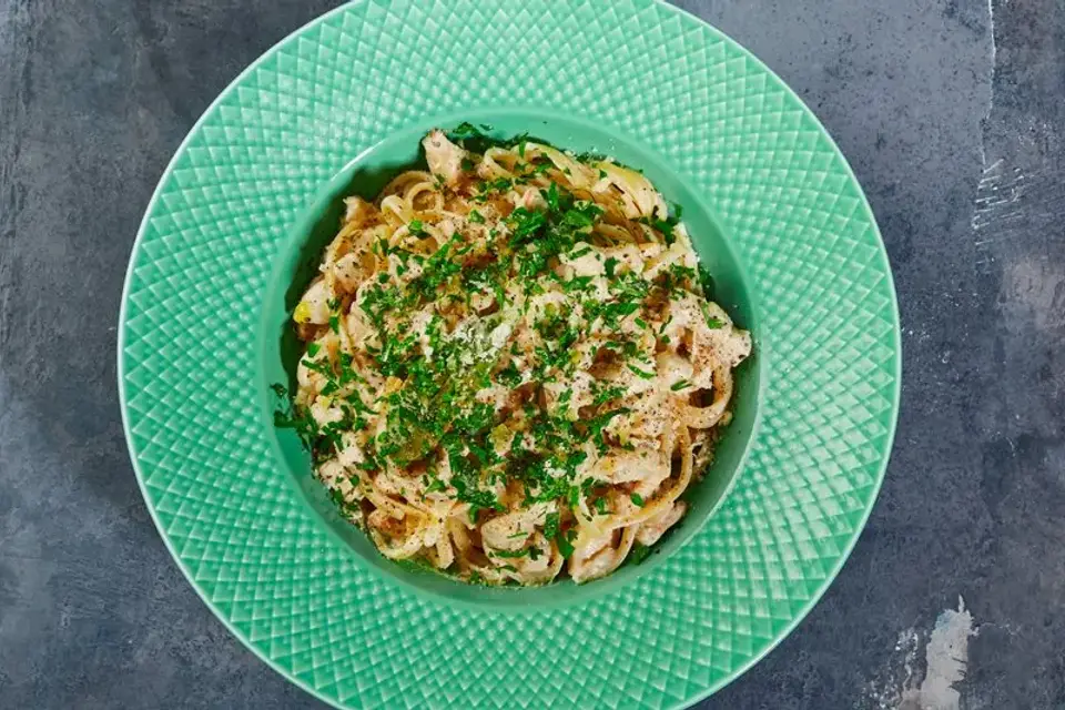 Heat: Kylling Alfredo med tagliatelle & parmesan — Skagenfoods eget foto