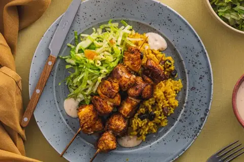Kyllingespyd med tandoori og ris pilaf