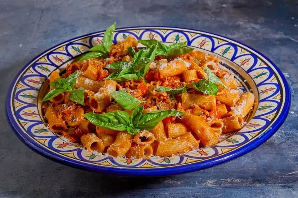 TEAM DK Håndboldspillerens Bolognese med rigatoni og masser af grønt — Skagenfoods eget foto