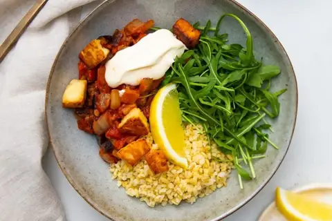 Caponata di melanzane - Italiensk auberginegryde med halloumi