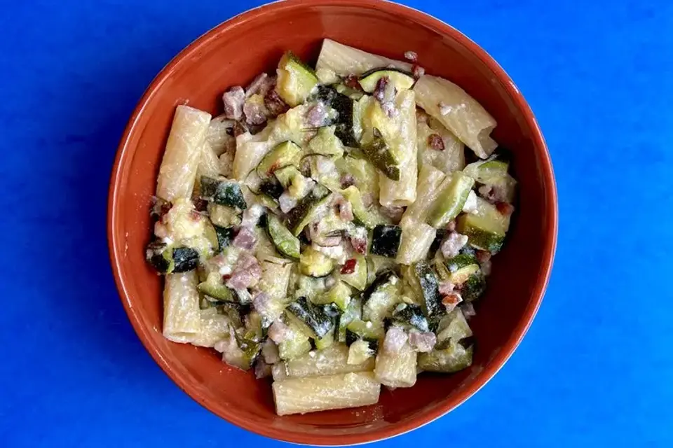 Rigatoni i bagte squash med kotaost, hvidløg og rosmarin — Skagenfoods eget foto