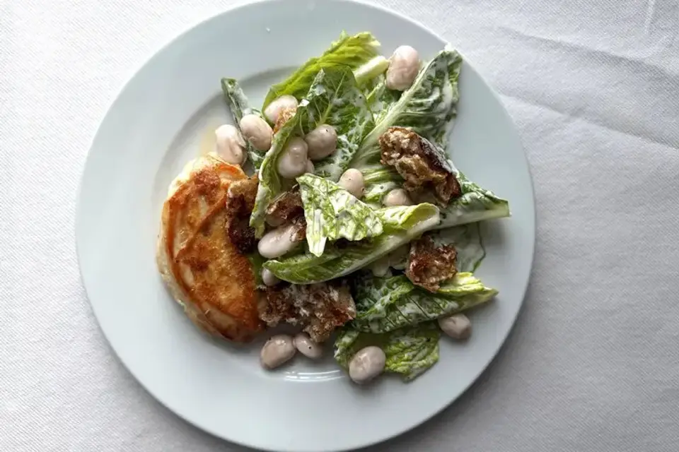 Caesar salat med bønner — Skagenfoods eget foto
