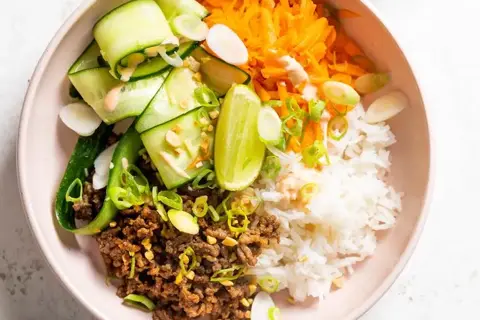 Rice bowl med okse og teriyakisauce