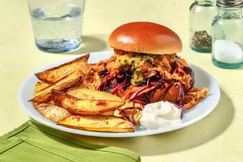 BBQ pulled pork-burger og passionsfrugtsauce