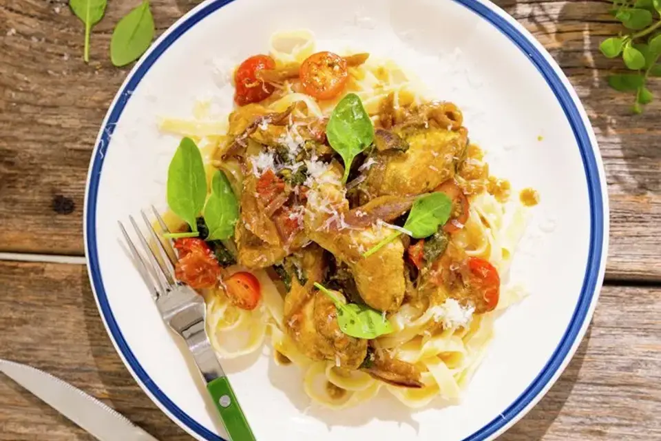 Fettucine con pollo — RetNemts eget foto