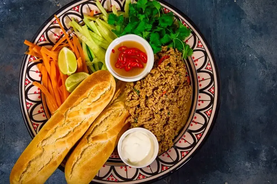 Bahn mi med gris, agurk & Vietnamesisk dip — Skagenfoods eget foto