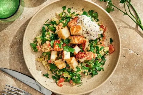 Tabbouleh med halloumi og æbletzatziki