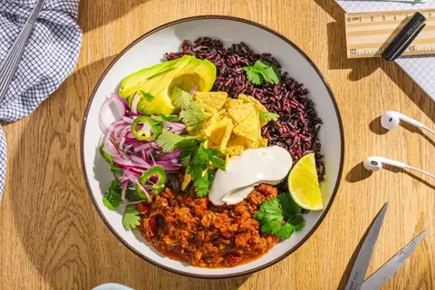 Quick black ricebowl med færdiglavet chili con carne
