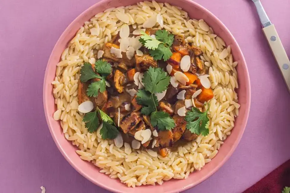 Garam masala-gryde med svinestrimler og risoni — RetNemts eget foto