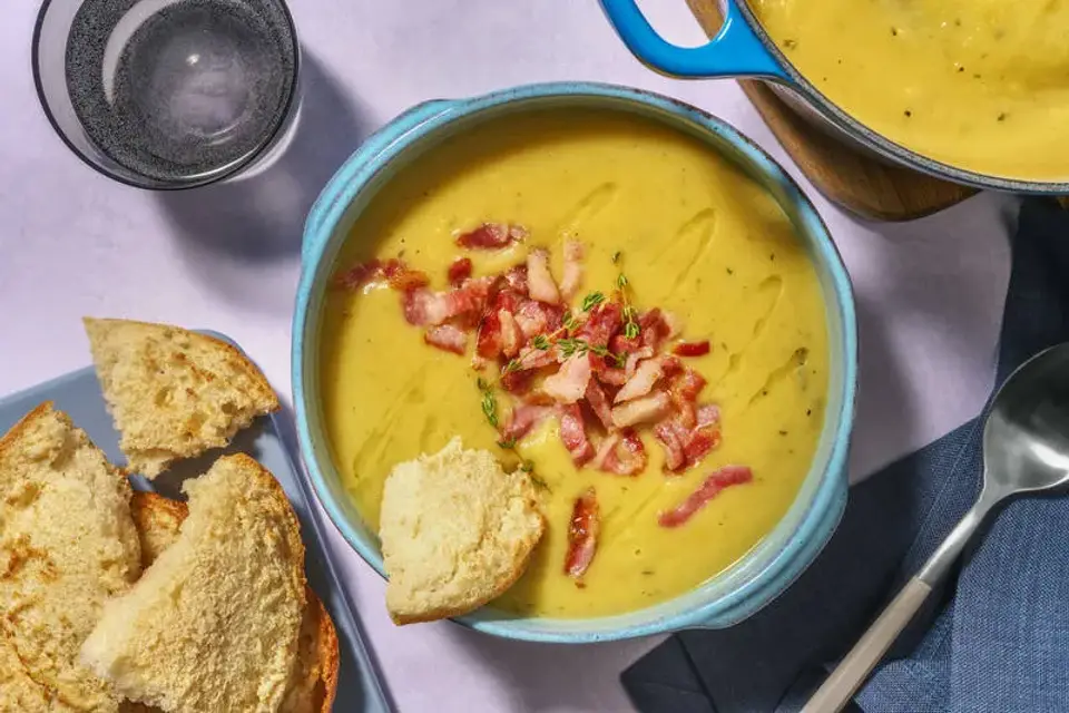 Kartoffel-porresuppe og bacon — HelloFreshs eget foto