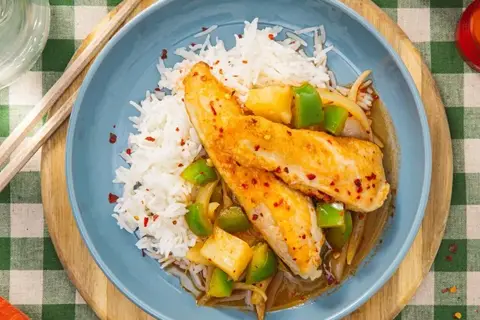 Sweet 'n sour med kylling, grøn peber og ananas