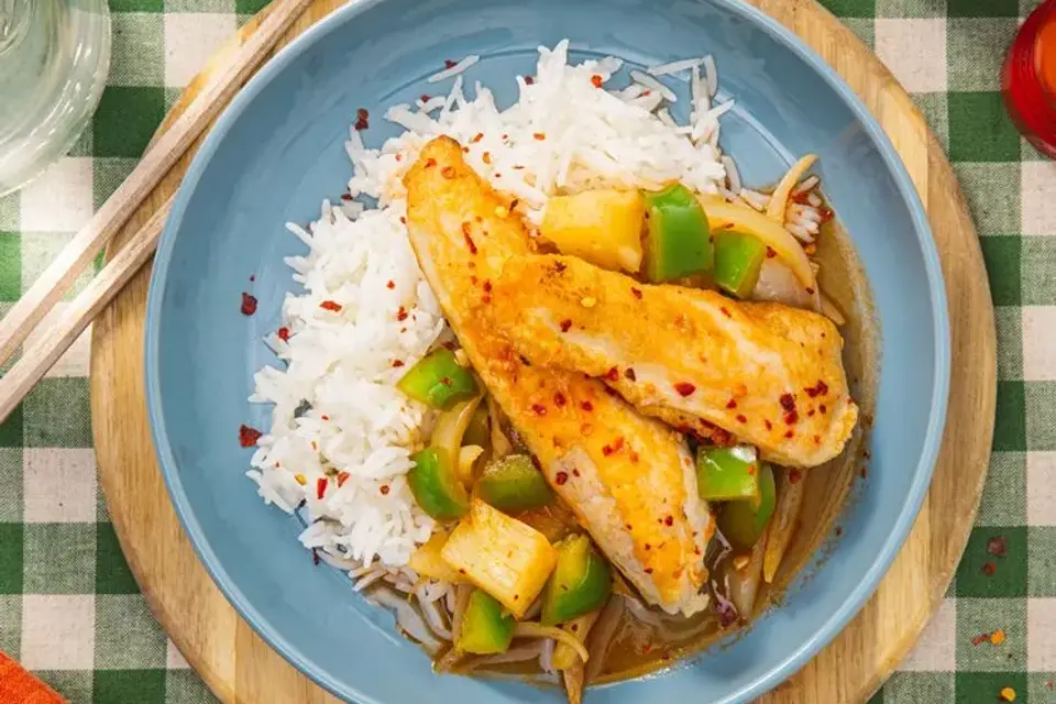 Sweet 'n sour med kylling, grøn peber og ananas — RetNemts eget foto