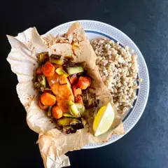 Laks i papillotte med hoisin, citron og hvidløg