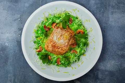 Torsk/kulmule med ærterisotto & cashewnødder