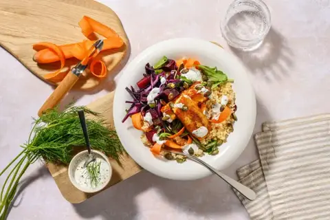 Pandestegt halloumi og bulgursalat